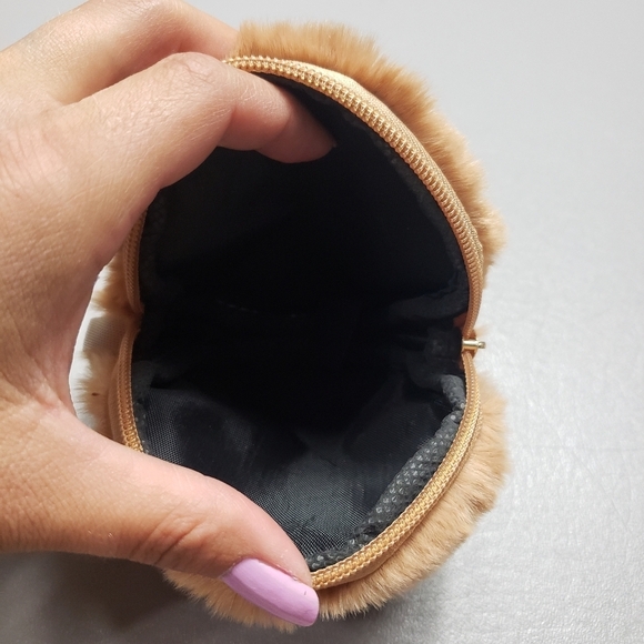 3/$15 bundle lot of 2 key chain faux fur round bag and 3 slot card holder - Picture 6 of 11